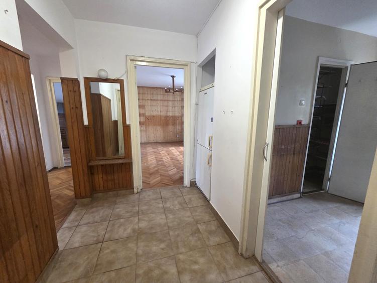 Apartament cu 3 camere decomandat în Gheorgheni