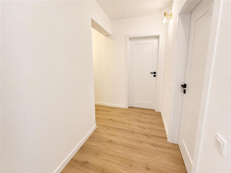 Apartament cu 3 camere decomandat în Ștrand
