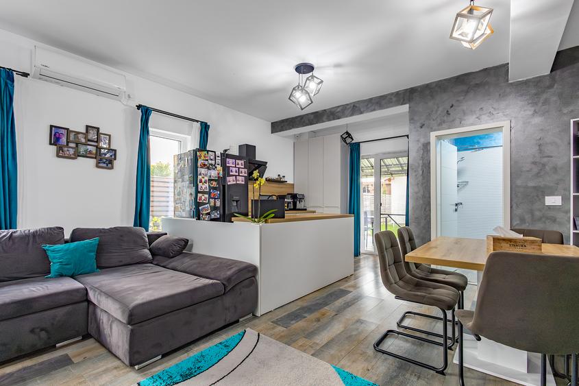 Duplex cu 3 camere cu Canalizare în Dumbrăvița