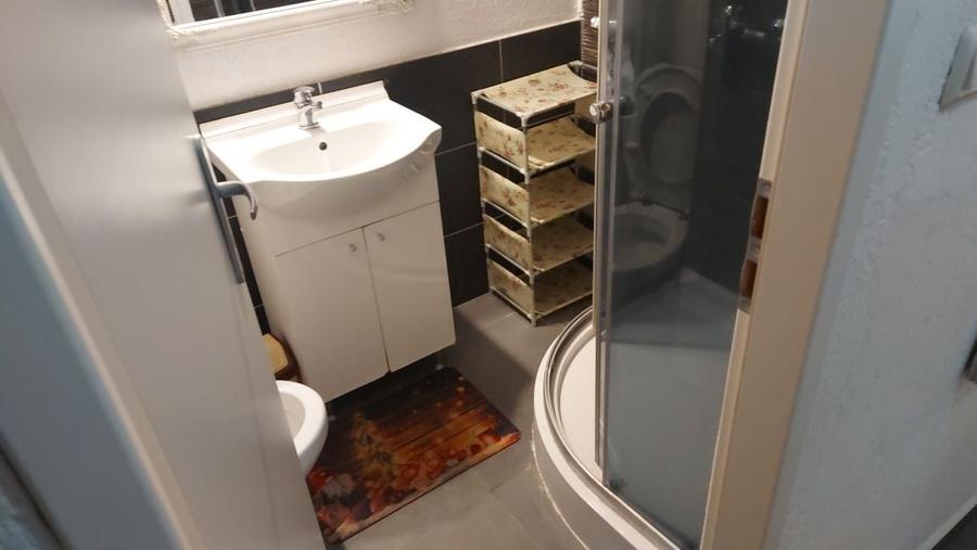 Garsonieră decomandată în Grădiște