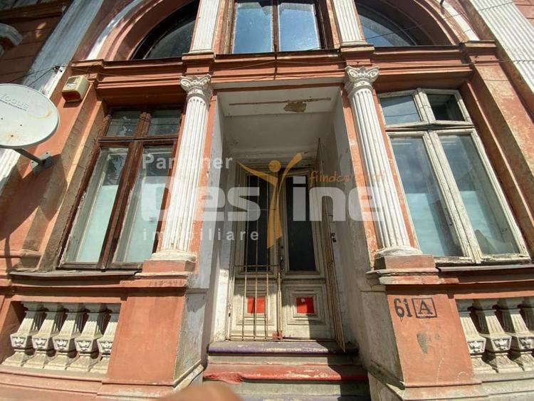 Casă individuală cu 8 camere cu Canalizare în Calea Călărașilor