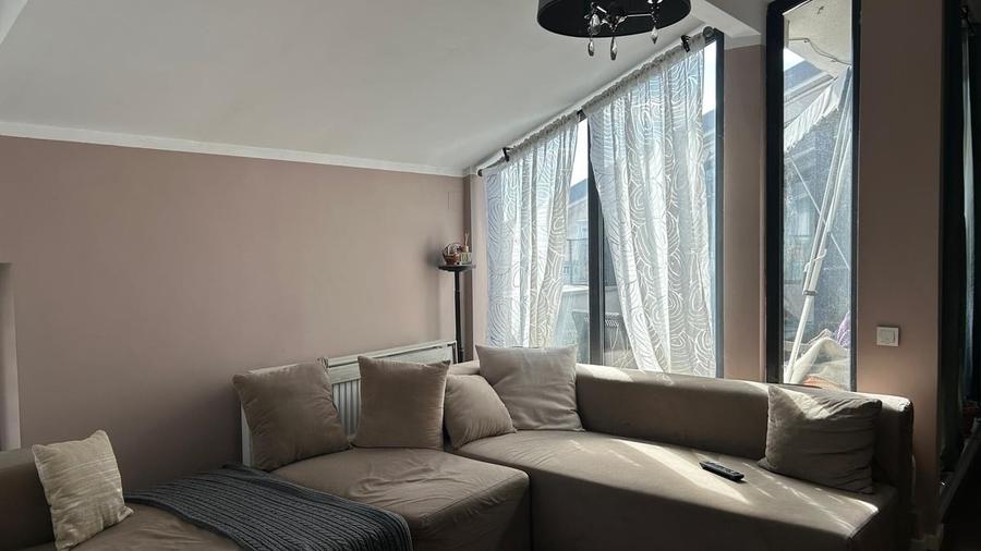 Apartament cu 4 camere semidecomandat în Basarab