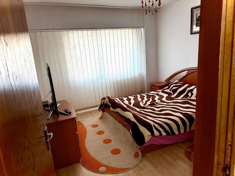 Apartament cu 3 camere decomandat, mobilat în Gara