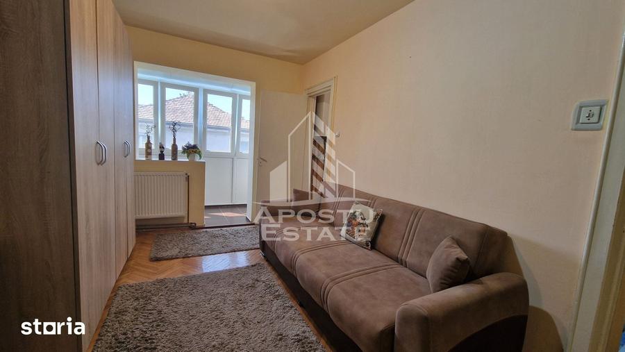 Apartament de vanzare cu 3 camere, centrala proprie, zona Dacia - 2