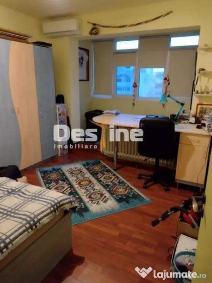 Apartament cu 4 camere decomandat în Alexandru cel Bun