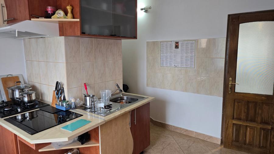 Apartament cu 4 camere decomandat în Dorobanți