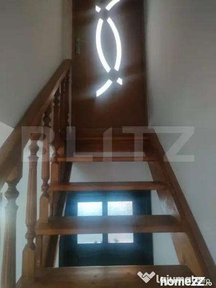 Casă cu 4 camere cu Teren 388 Mp în Siret