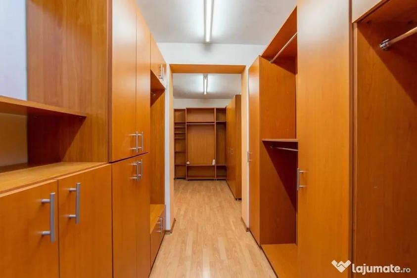 Casă cu 6 camere cu Teren 475 Mp în Găvana