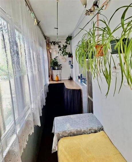 Apartament cu 3 camere decomandat, mobilat în Mircea cel Bătrân