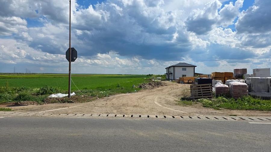 Teren intravilan construc?ii 9.600 mp Niculesti, Dambovita - 1