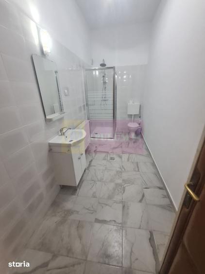 Casă cu 3 camere cu Teren 247 Mp în Central