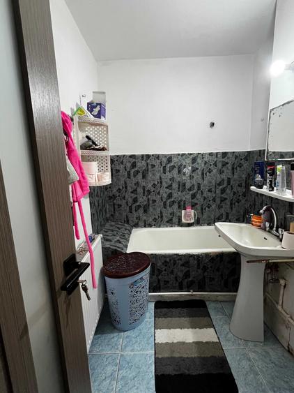 Apartament cu 2 camere decomandat în Exterior Vest