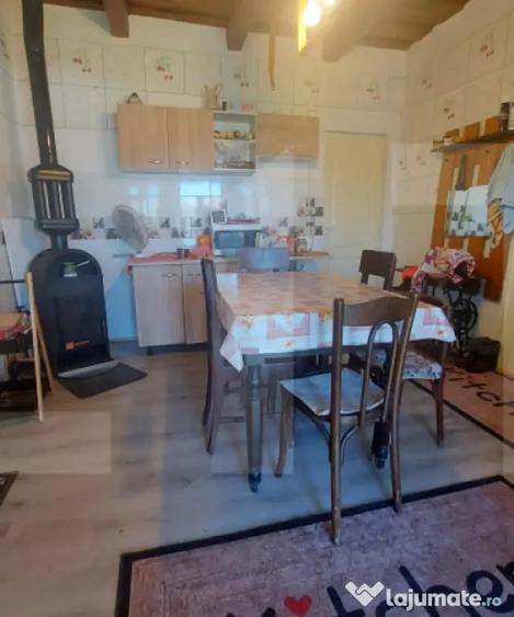Casă cu 2 camere cu Teren 3100 Mp în Lisnău