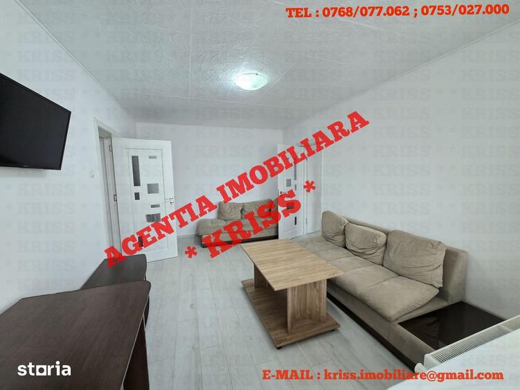 Apartament cu 2 camere semidecomandat în Craiovei