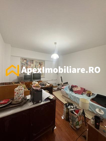 Apartament cu 3 camere decomandat, mobilat în Valea Ialomiței