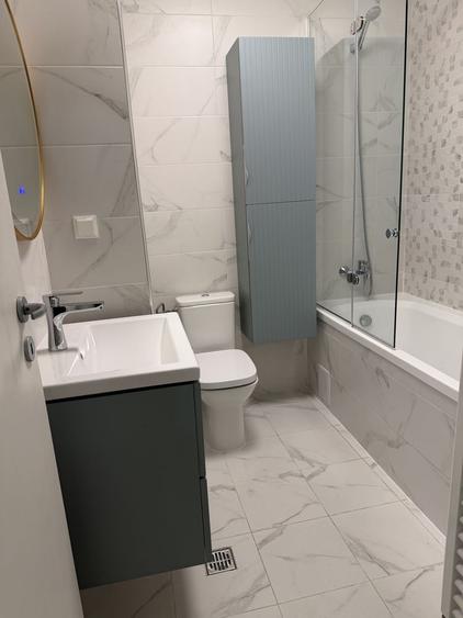Apartament cu 3 camere decomandat în Drumul Taberei
