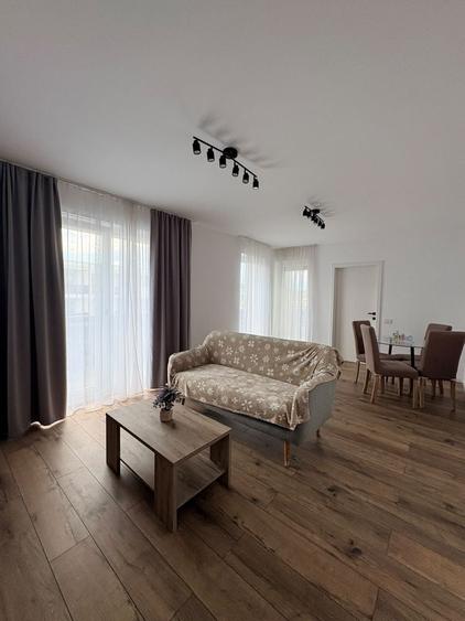 Vand apartament doua 2 camere - 2