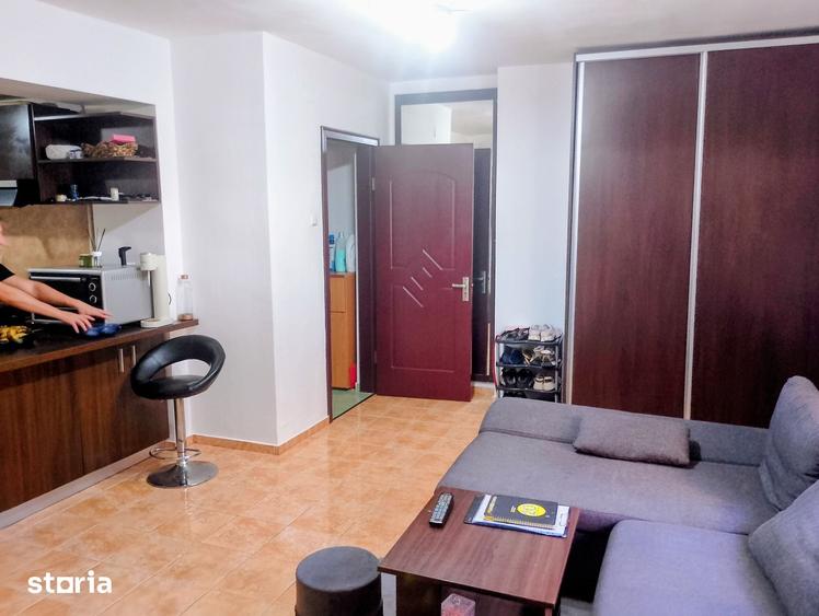 Apartament cu 3 camere în Telegrafului