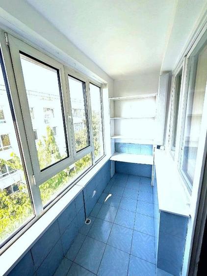 Apartament cu 4 camere decomandat în Berceni