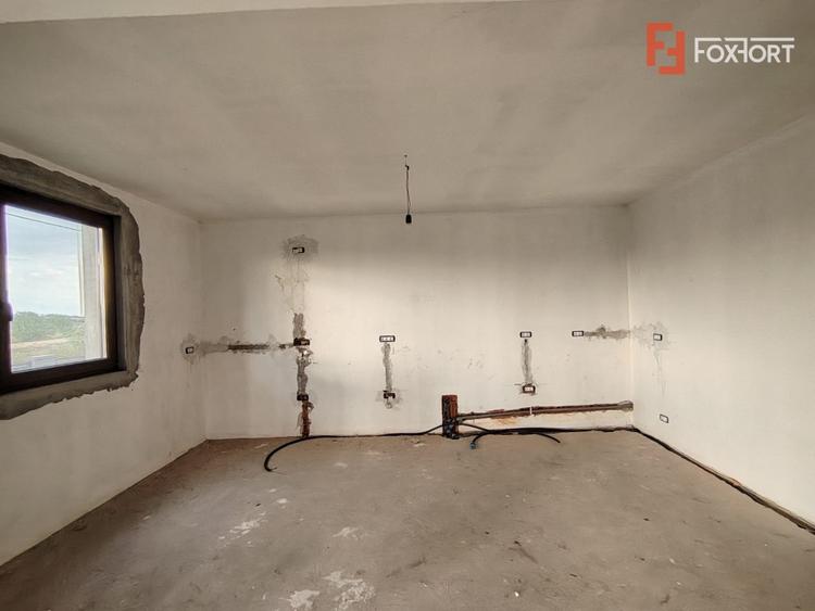 Casă individuală cu 5 camere cu Teren 747 Mp în Sânandrei