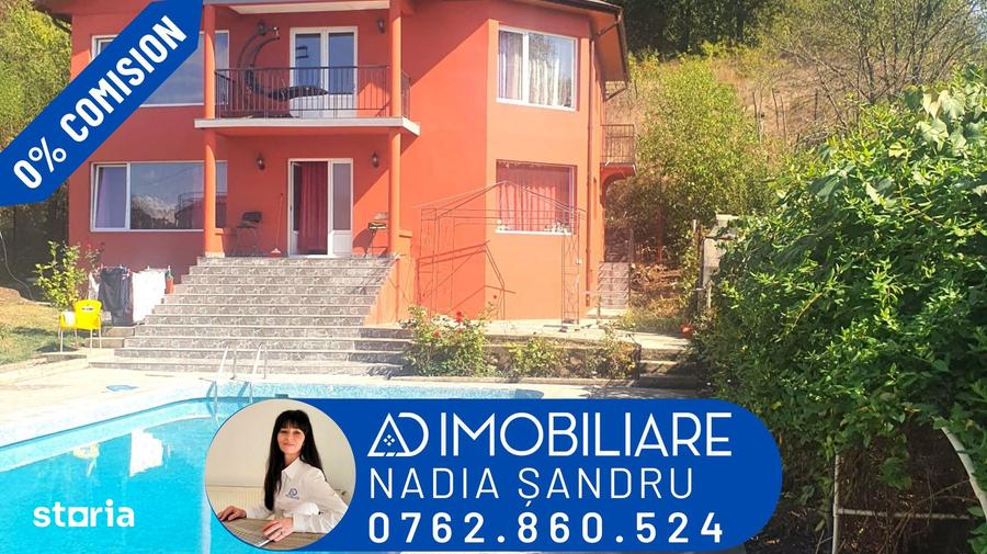 Casă cu 5 camere cu Teren 1786 Mp în Central