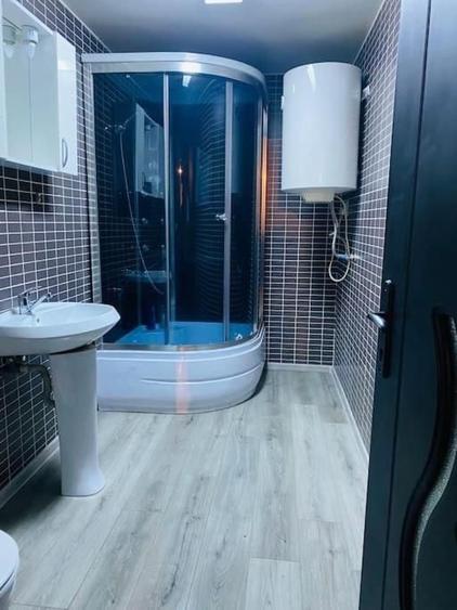 Casă cu 4 camere cu Teren 300 Mp în Trăisteni
