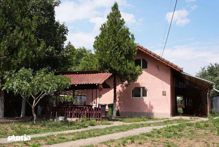 Casă cu 4 camere cu Teren 1100 Mp în Gepiu