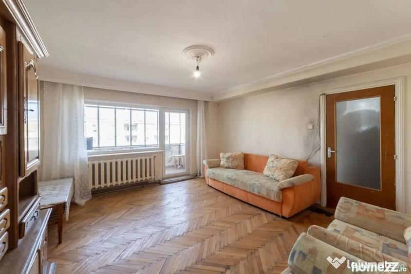 Apartament cu 3 camere decomandat în Găvana
