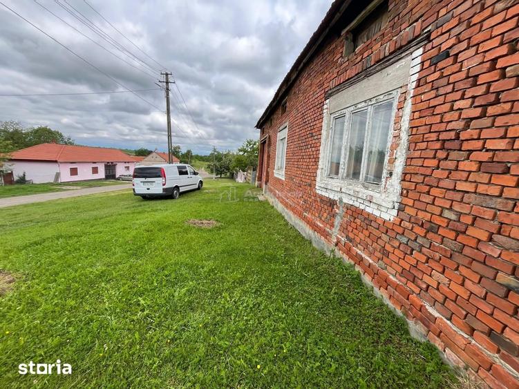 Casă cu 3 camere cu Teren 1699 Mp în Victor Vlad Delamarina