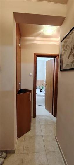 Apartament cu 3 camere semidecomandat în Nufărul