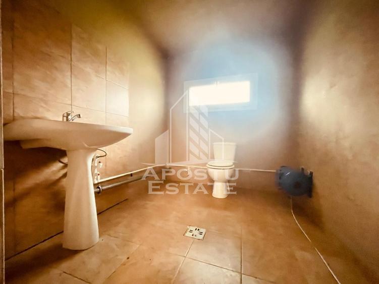 Casă individuală cu 2 camere cu Canalizare în Lazuri