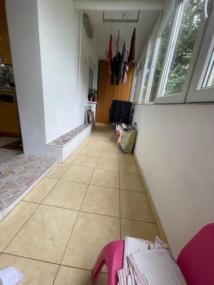 Apartament cu 3 camere decomandat în Canta