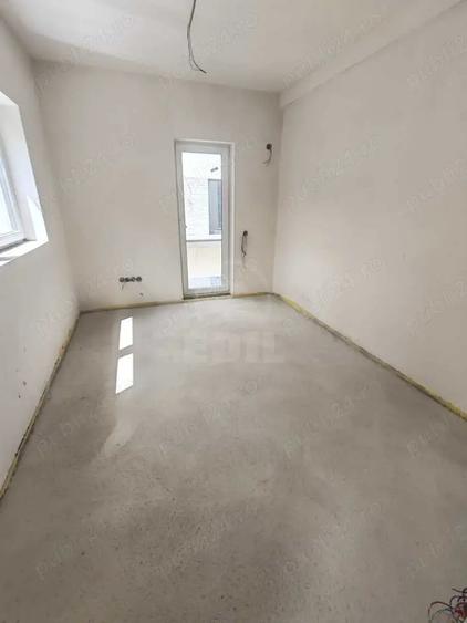 Casă cu 4 camere cu Teren 200 Mp în Florești