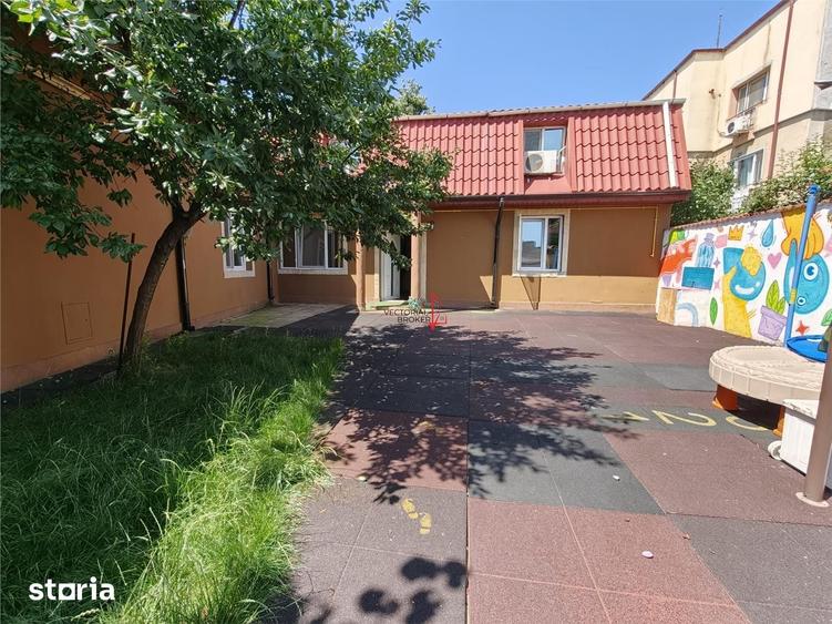 Casă cu 5 camere cu Teren 225 Mp în Moșilor