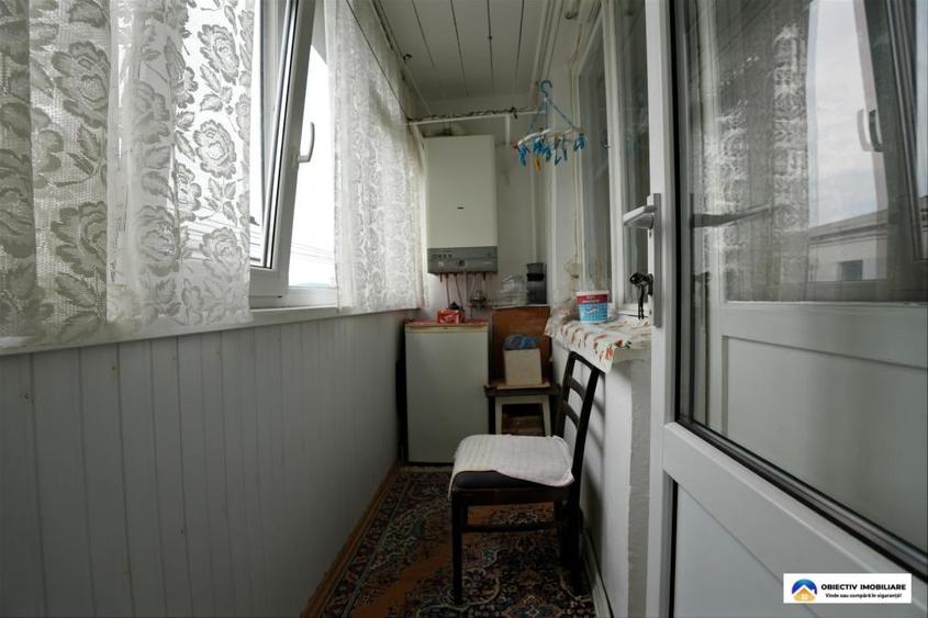 Apartament cu 3 camere semidecomandat în Dărmănești