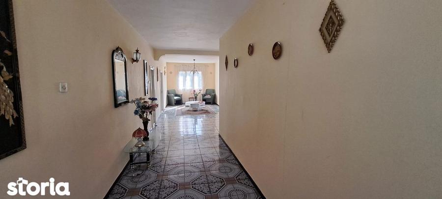 Casă cu Teren 731 Mp în Sud