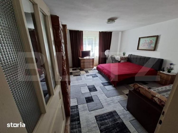 Casă cu 5 camere decomandat cu Teren 1370 Mp în Vețel