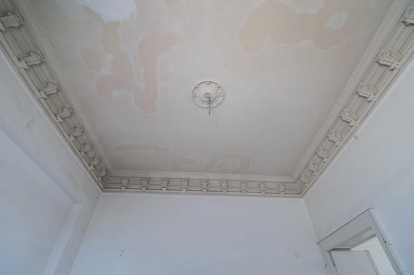 Casă cu 60 camere cu Canalizare în Centrul Istoric