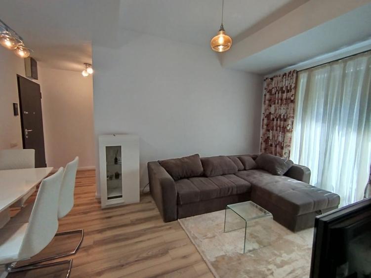 Apartament cu 2 camere decomandat, mobilat în Calea Călărașilor
