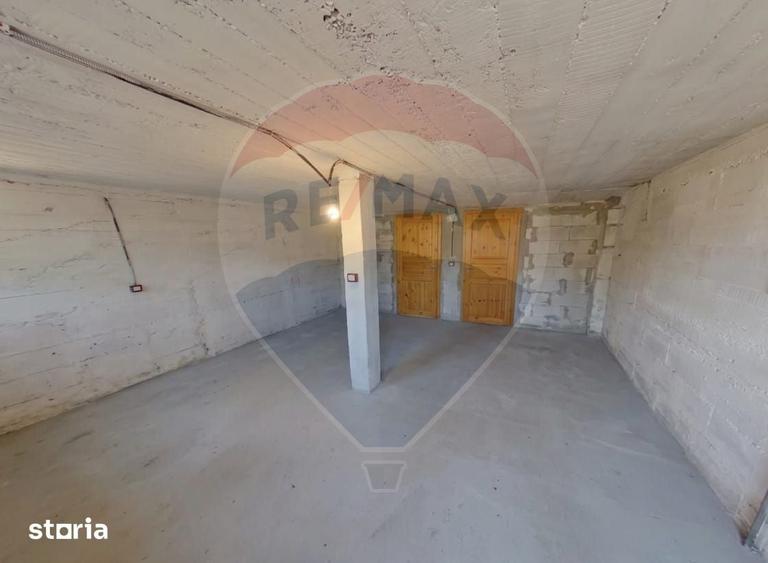 Casă cu 3 camere cu Teren 1260 Mp în Sarasău