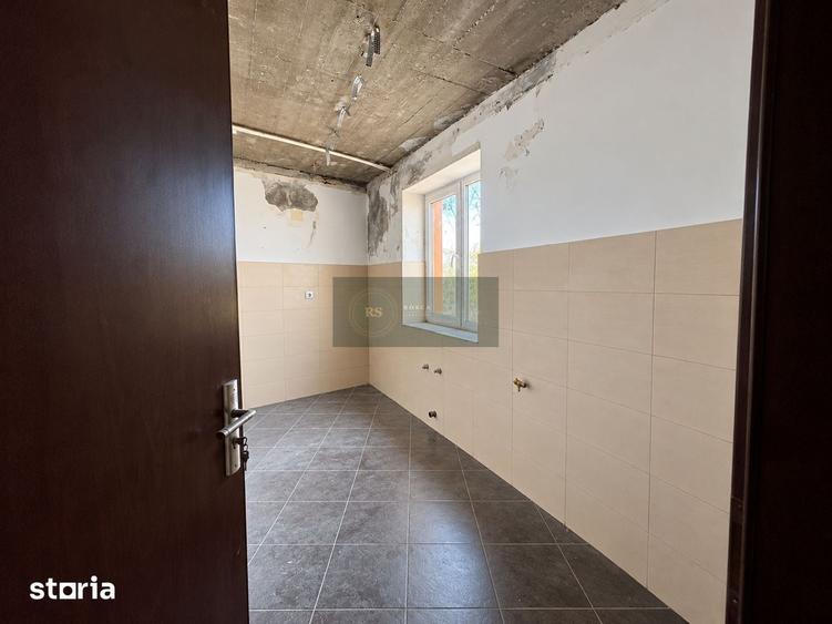 Casă cu 5 camere cu Teren 1895 Mp în Hărman