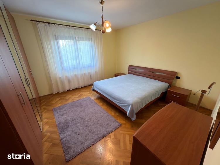 Casă cu 6 camere cu Teren 1306 Mp în Săcălaz