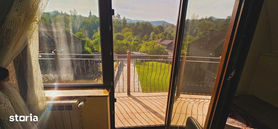 Casă cu 4 camere cu Teren 13000 Mp în Certeju de Sus