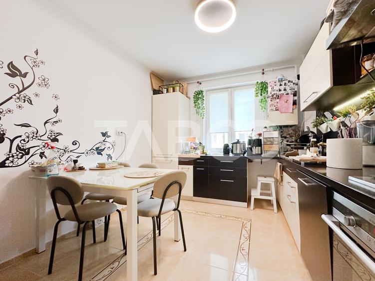 Apartament cu 3 camere semidecomandat, mobilat în Andrei Mureșanu