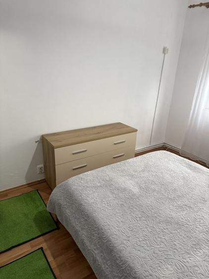 Inchiriez apartament cu o camera 42 mp. - 3