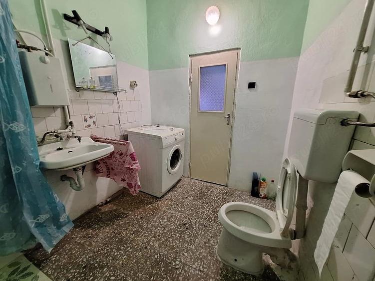 Casă cu 2 camere cu Teren 50 Mp în Drăgășani