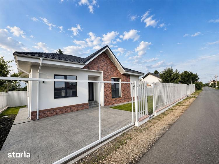Casă cu 4 camere cu Teren 350 Mp în Crevedia