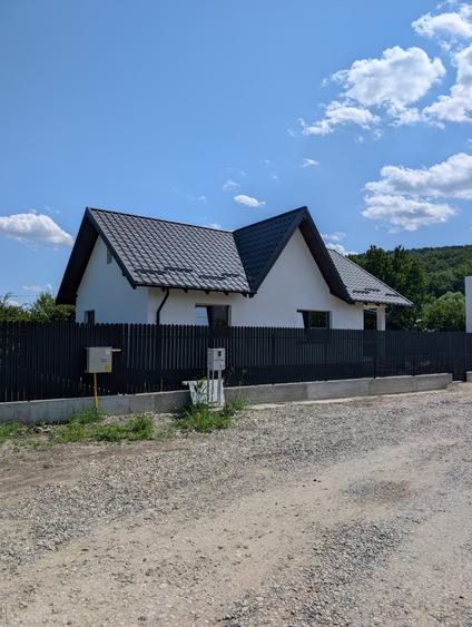 Casă individuală cu 3 camere cu Teren 400 Mp în Nord