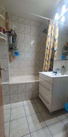 Apartament cu 3 camere semidecomandat, mobilat în Militari