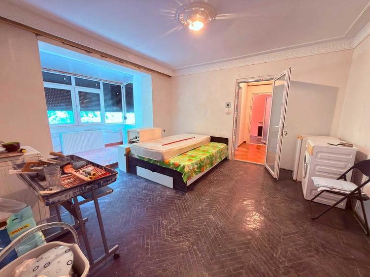 Apartament cu 3 camere semidecomandat în Copou